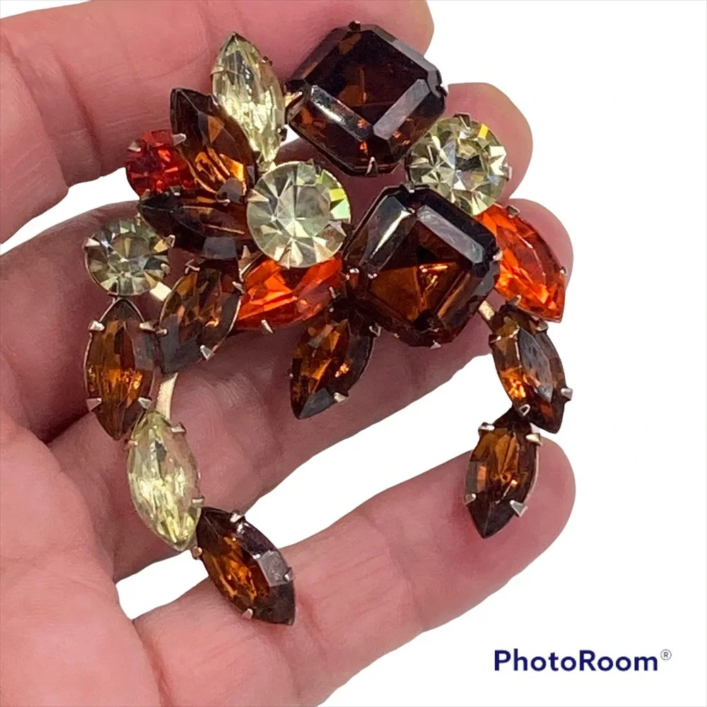 Stunning Vintage Topaz Rhinestone Swag Brooch